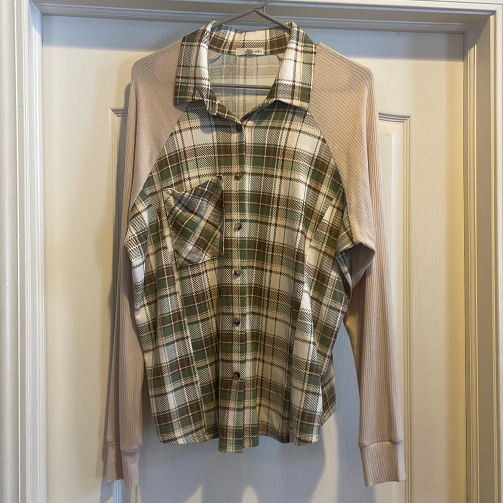 Women’s soft button up pocket shirt by Modish Rebel (never worn)